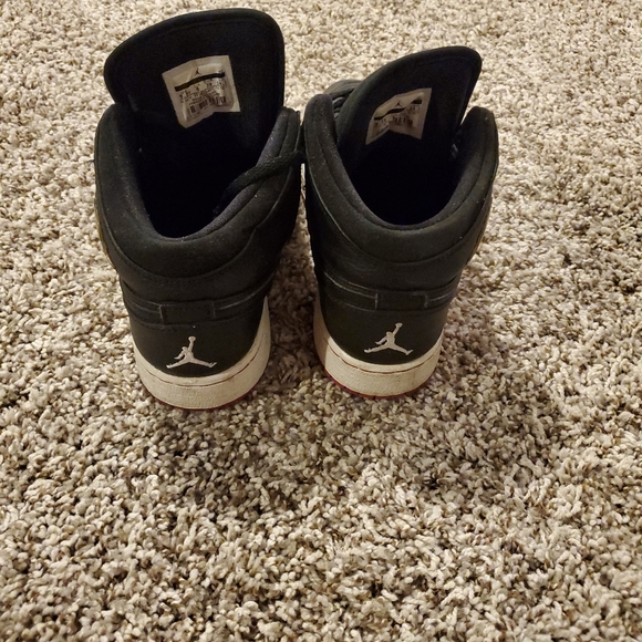 Black Jordan's 1s - Picture 4 of 4